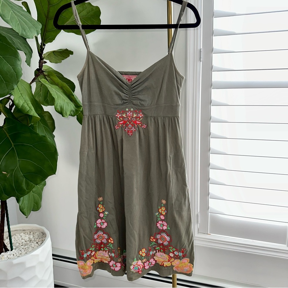 JWLA Sleeveless Dress Embroidered Size X-Small Green